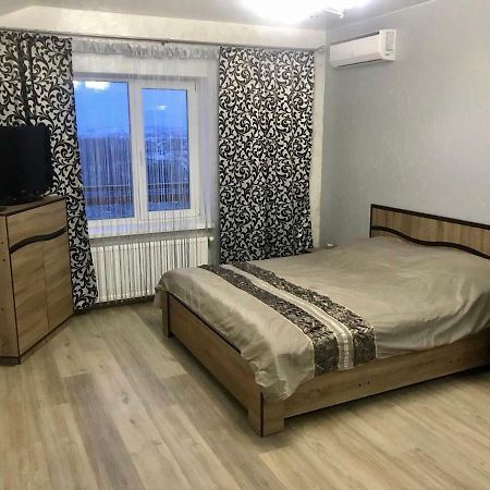 Апартаменти Економ Ivano-Frankivsk Eksteriør billede