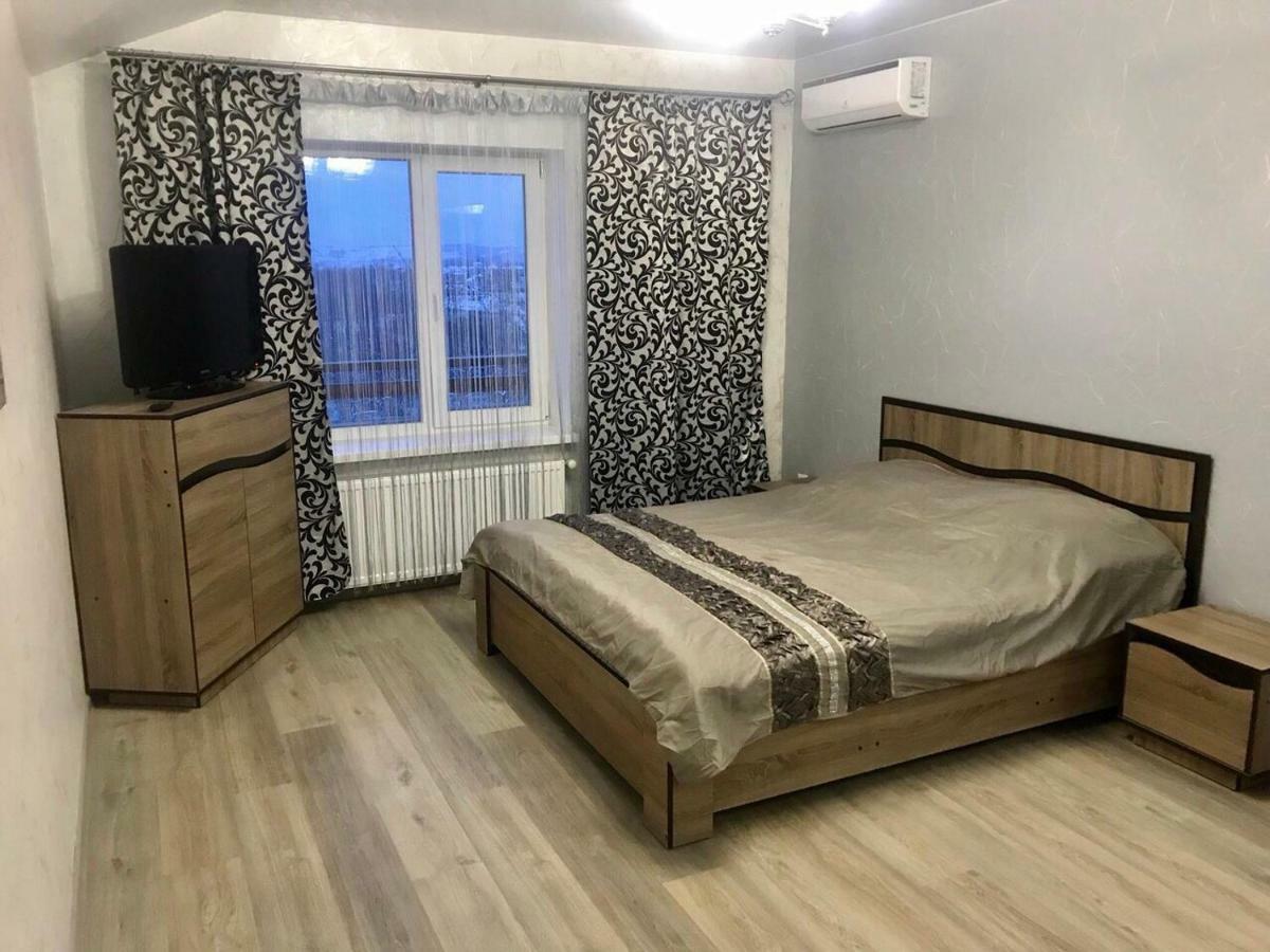Апартаменти Економ Ivano-Frankivsk Eksteriør billede